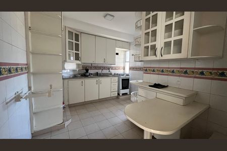 Apartamento à venda com 90m², 3 quartos e 2 vagasCozinha