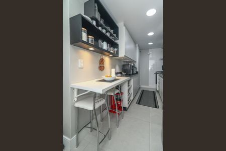 Apartamento à venda com 228m², 4 quartos e 4 vagasCozinha