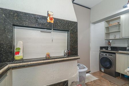 Apartamento à venda com 228m², 4 quartos e 4 vagasCozinha 2 