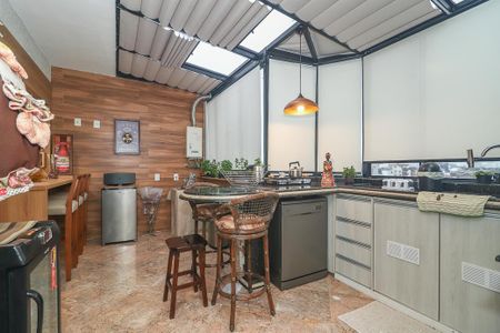 Apartamento à venda com 228m², 4 quartos e 4 vagasCozinha 2 