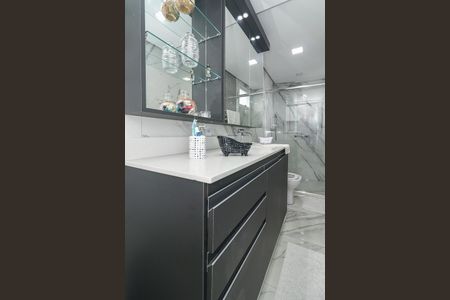 Apartamento à venda com 228m², 4 quartos e 4 vagasBanheiro da Suíte