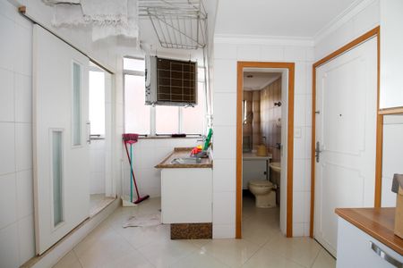 Apartamento para alugar com 151m², 3 quartos e 1 vaga Apartamento para alugar com 151m², 3 quartos e 1 vagaÁrea de Serviço