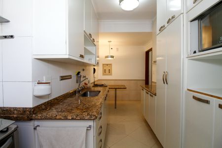 Apartamento para alugar com 151m², 3 quartos e 1 vaga Apartamento para alugar com 151m², 3 quartos e 1 vagaCozinha