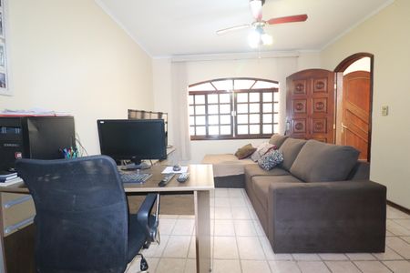 Casa à venda com 177m², 2 quartos e 1 vagaCasa 01 - Sala