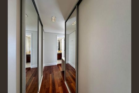 Apartamento para alugar com 160m², 3 quartos e 2 vagasCloset Suíte 1