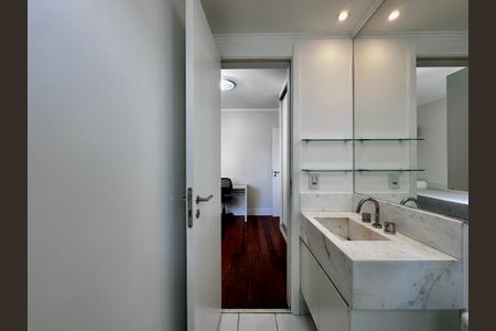 Apartamento para alugar com 160m², 3 quartos e 2 vagasBanheiro Suíte 3