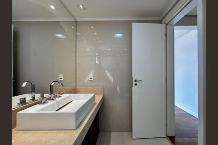 Apartamento para alugar com 160m², 3 quartos e 2 vagasBanheiro Suíte 1