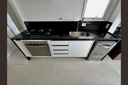 Apartamento para alugar com 160m², 3 quartos e 2 vagasCozinha