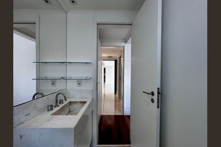 Apartamento para alugar com 160m², 3 quartos e 2 vagasBanheiro Suíte 2