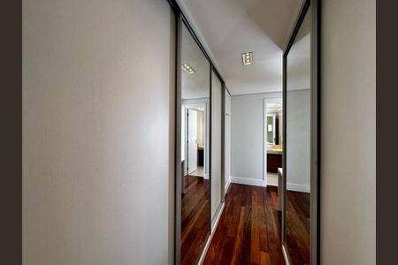 Apartamento para alugar com 160m², 3 quartos e 2 vagasCloset Suíte 1