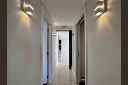 Apartamento para alugar com 160m², 3 quartos e 2 vagasCorredor 