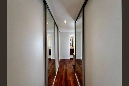 Apartamento para alugar com 160m², 3 quartos e 2 vagasCloset Suíte 1