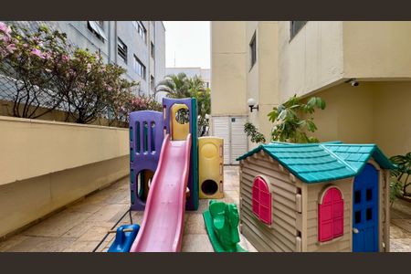 Apartamento para alugar com 67m², 2 quartos e 1 vagaÁrea comum - Playground