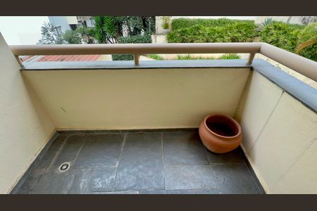 Apartamento para alugar com 67m², 2 quartos e 1 vagaVaranda