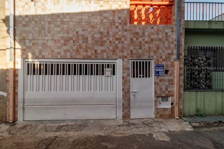 Casa para alugar com 100m², 2 quartos e 1 vagaFachada