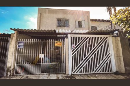 Casa à venda com 140m², 4 quartos e 2 vagasFachada