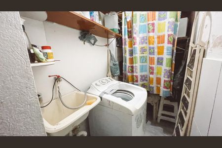 Casa à venda com 140m², 4 quartos e 2 vagasÁrea de Serviço