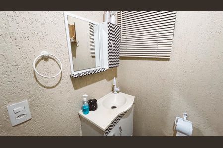 Casa à venda com 140m², 4 quartos e 2 vagasBanheiro Social