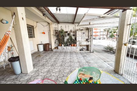 Casa à venda com 140m², 4 quartos e 2 vagasGaragem
