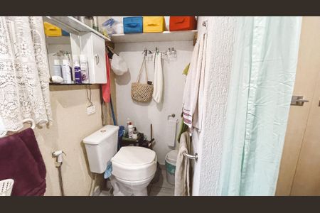 Casa à venda com 140m², 4 quartos e 2 vagasBanheiro da Suíte