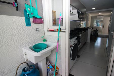 Casa à venda com 60m², 2 quartos e 2 vagas Casa à venda com 60m², 2 quartos e 2 vagasCozinha e Área de Serviço