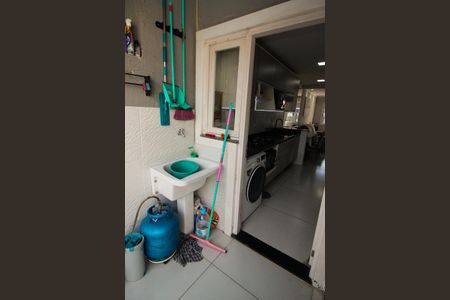 Casa à venda com 60m², 2 quartos e 2 vagas Casa à venda com 60m², 2 quartos e 2 vagasCozinha e Área de Serviço