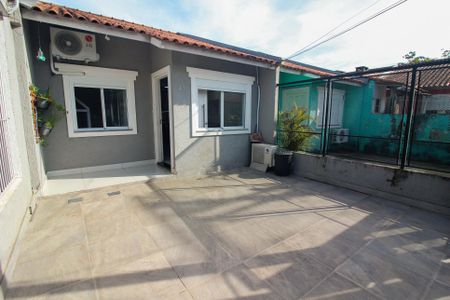 Casa à venda com 60m², 2 quartos e 2 vagas Casa à venda com 60m², 2 quartos e 2 vagasGaragem