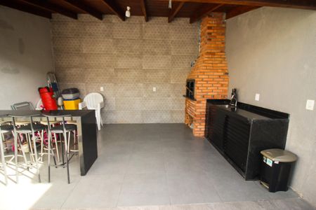 Varanda de casa à venda com 2 quartos, 60m² em Hípica, Porto Alegre