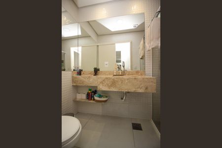 Casa à venda com 60m², 2 quartos e 2 vagas Casa à venda com 60m², 2 quartos e 2 vagasBanheiro