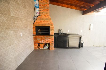 Casa à venda com 60m², 2 quartos e 2 vagas Casa à venda com 60m², 2 quartos e 2 vagasVaranda