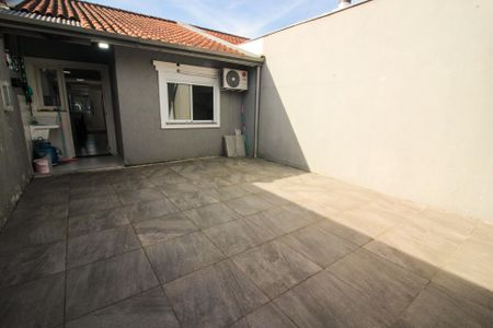 Casa à venda com 60m², 2 quartos e 2 vagas Casa à venda com 60m², 2 quartos e 2 vagasQuintal