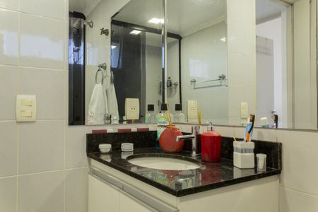 Apartamento à venda com 90m², 2 quartos e 1 vaga Apartamento à venda com 90m², 2 quartos e 1 vagaBanheiro Social