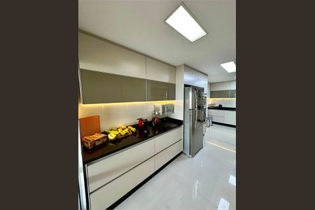 Apartamento à venda com 195m², 4 quartos e 3 vagas