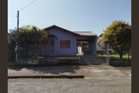 Casa à venda com 80m², 3 quartos e 1 vaga Casa à venda com 80m², 3 quartos e 1 vagaFachada