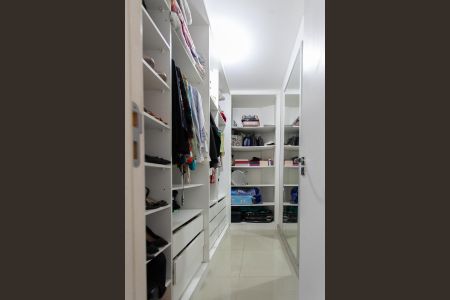 Apartamento à venda com 136m², 3 quartos e 3 vagasCloset da suíte