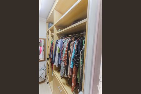 Apartamento à venda com 225m², 3 quartos e 4 vagasCloset da Suíte 2 