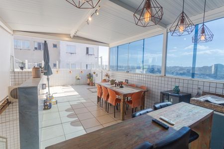 Apartamento à venda com 225m², 3 quartos e 4 vagasTerraço Gourmet