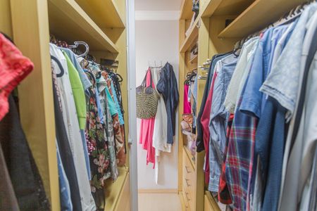 Apartamento à venda com 225m², 3 quartos e 4 vagasCloset da Suíte 2 