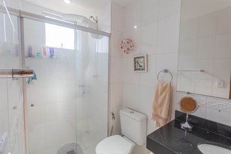 Apartamento à venda com 225m², 3 quartos e 4 vagasBanheiro da Suíte 1