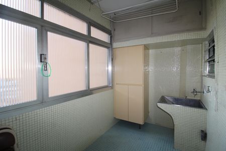 Apartamento à venda com 120m², 2 quartos e 1 vagaÁrea de Serviço