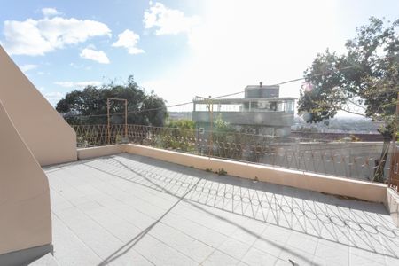 Sacada da sala de casa à venda com 4 quartos, 500m² em Morro Santana, Porto Alegre