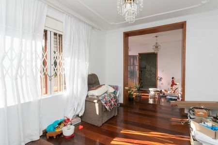 Casa à venda com 500m², 4 quartos e 3 vagas Casa à venda com 500m², 4 quartos e 3 vagasSala
