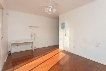Casa à venda com 500m², 4 quartos e 3 vagas Casa à venda com 500m², 4 quartos e 3 vagasSuite 2