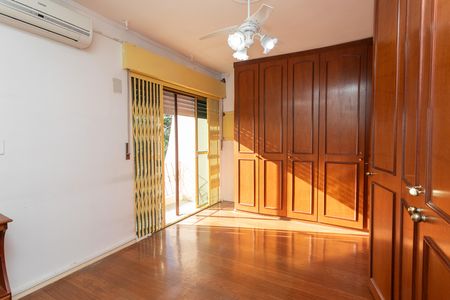 Casa à venda com 500m², 4 quartos e 3 vagas Casa à venda com 500m², 4 quartos e 3 vagasQuarto 2