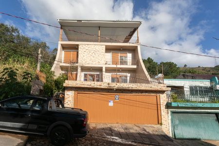 Casa à venda com 500m², 4 quartos e 3 vagas Casa à venda com 500m², 4 quartos e 3 vagasFachada da casa
