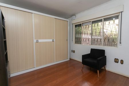 Casa à venda com 500m², 4 quartos e 3 vagas Casa à venda com 500m², 4 quartos e 3 vagasQuarto 1