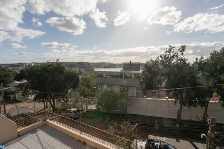 Casa à venda com 500m², 4 quartos e 3 vagas Casa à venda com 500m², 4 quartos e 3 vagasSacada Quarto 2