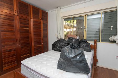 Casa à venda com 500m², 4 quartos e 3 vagas Casa à venda com 500m², 4 quartos e 3 vagasSuite 1