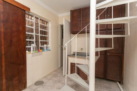 Casa à venda com 500m², 4 quartos e 3 vagas Casa à venda com 500m², 4 quartos e 3 vagasÁrea de Serviço