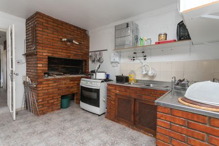 Casa à venda com 500m², 4 quartos e 3 vagas Casa à venda com 500m², 4 quartos e 3 vagasTerraço